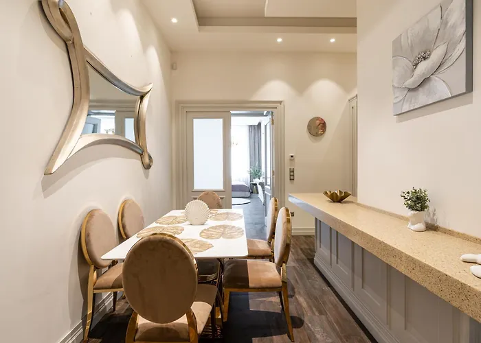 Basilica View Three Bedrooms Prime With Free Parking Appartamento