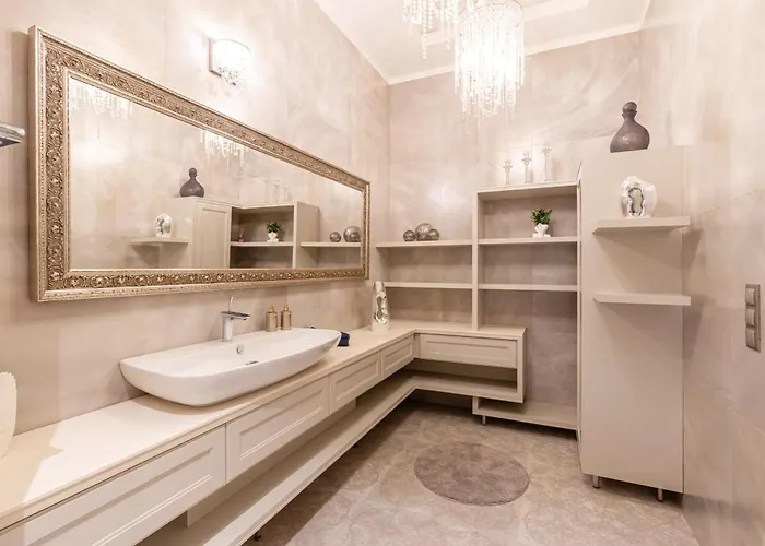 Basilica View Three Bedrooms Prime With Free Parking Appartamento Budapest