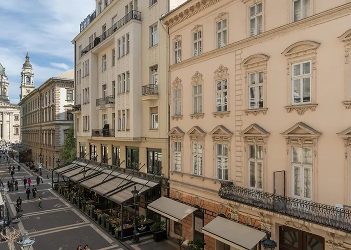 Basilica View Three Bedrooms Prime With Free Parking