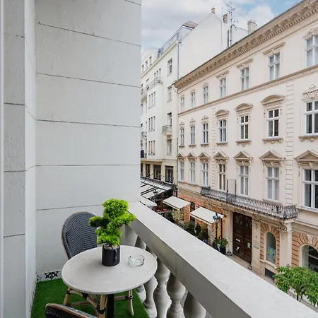 Daire Basilica View Prime With Free Parking Budapeşte