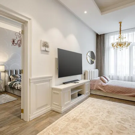 Апартаменты Basilica View Three Bedrooms Prime With Free Parking Будапешт