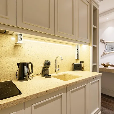 Basilica View Three Bedrooms Prime With Free Parking Апартаменты *
