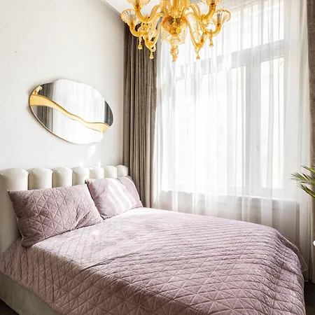 Апартаменты Basilica View Three Bedrooms Prime With Free Parking *