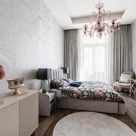 Basilica View Three Bedrooms Prime With Free Parking Будапешт