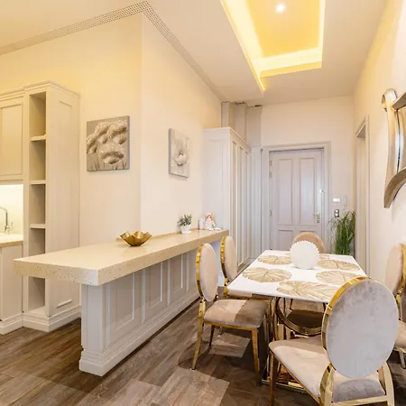 Basilica View Three Bedrooms Prime With Free Parking