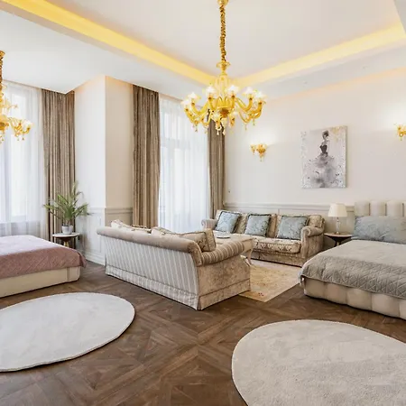Апартаменты Basilica View Three Bedrooms Prime With Free Parking *