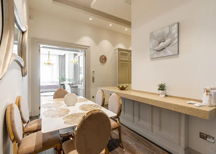 アパート Basilica View Three Bedrooms Prime With Free Parking ブダペスト