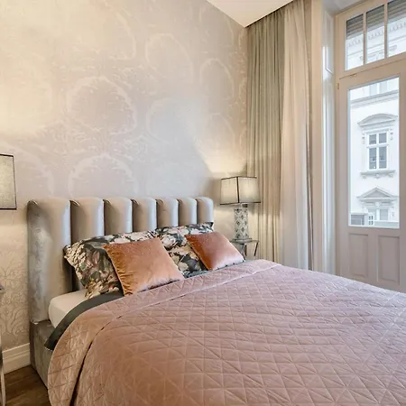 Basilica View Three Bedrooms Prime With Free Parking Budapest