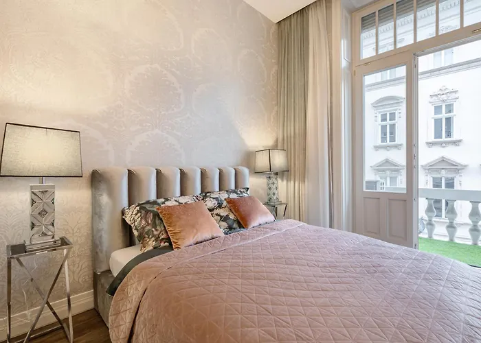 Basilica View Three Bedrooms Prime With Free Parking Будапешт